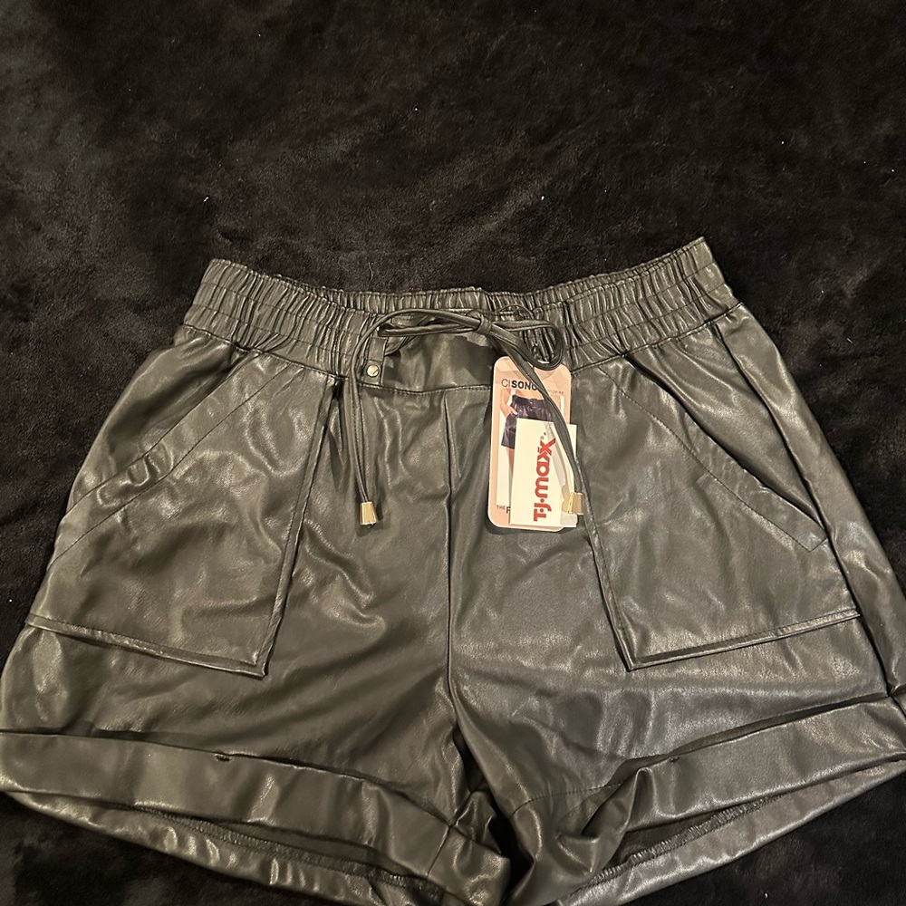 Ci Sono Women's Black Faux Leather Cargo Shorts